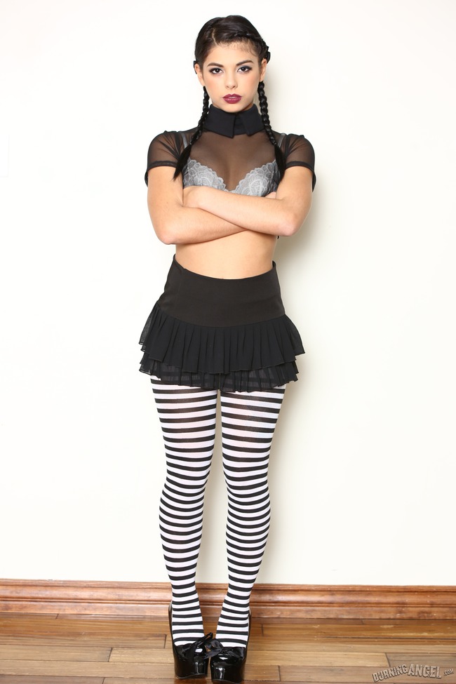 Gothic Cutie Gina Valentina Strips And Spreads (1/15)