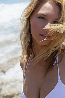 Blonde Lily Ivy On The Beach 15