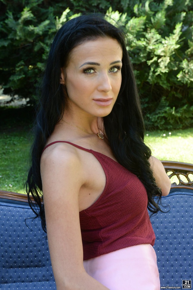 A Good Girl: Nicole (3/21)