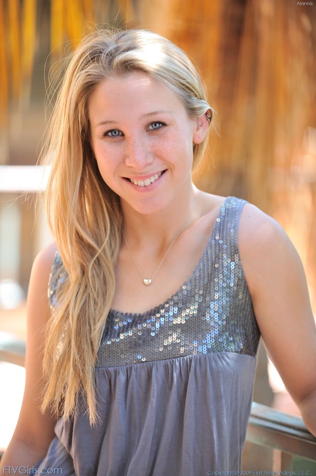 Young Sexy Dresser (1/21)