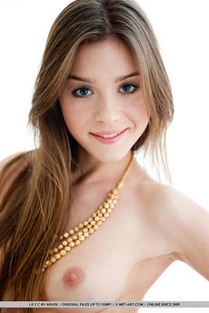 Lily C Displays Her Gorgeous Nude Body 17