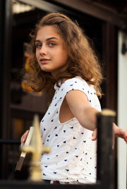 Pretty Clarice will catch your eye 00