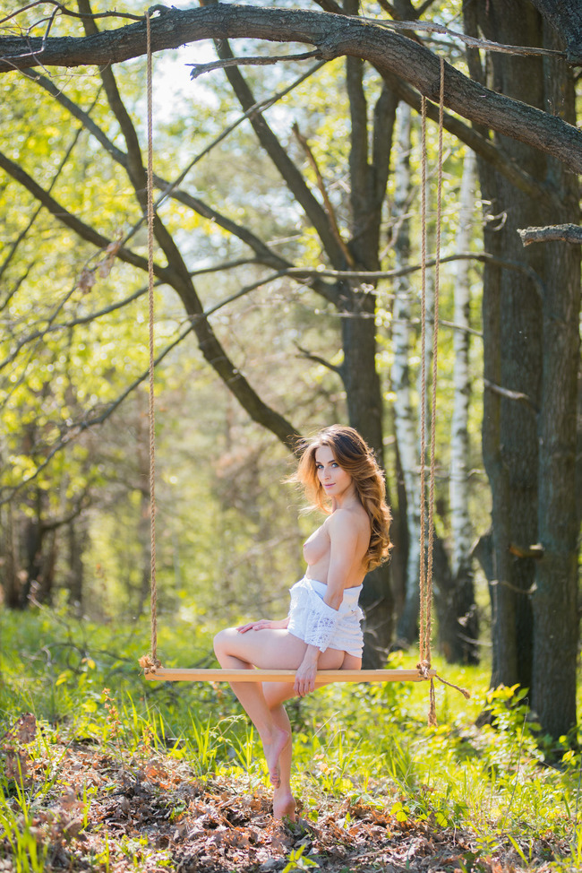 Stunning Ukrainian brunette Cara Mell (7/21)