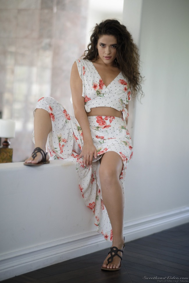 Curly Victoria Voxxx (3/21)