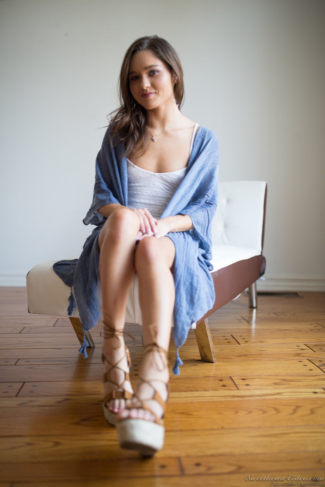 Stripping Zoe (2/21)