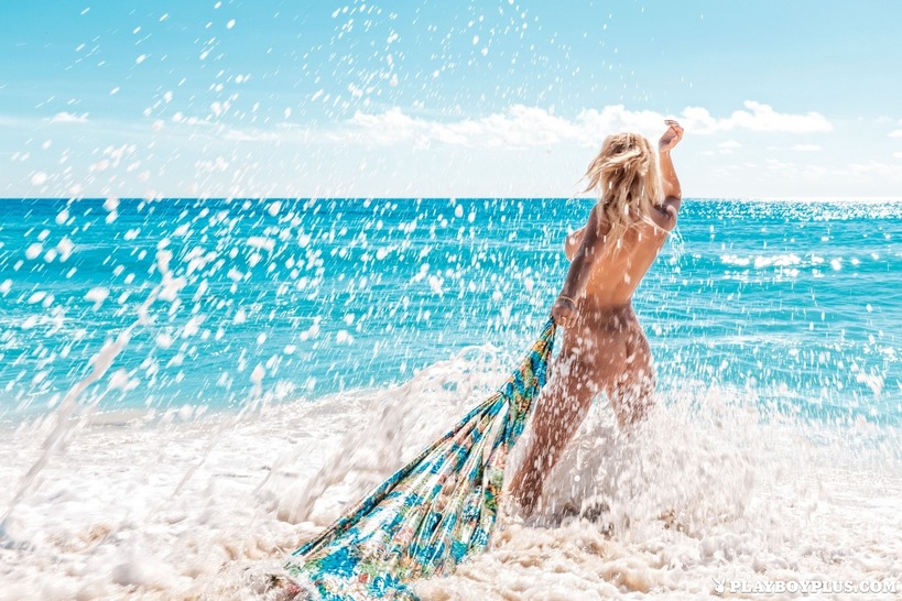 Holly Wolf in Playboy Mexico (4/12)