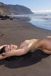 Happy On The Beach 14